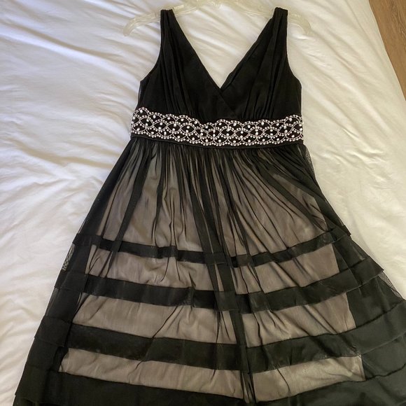 Maggy London Black Cocktail Dress with White Beading - Picture 1 of 4